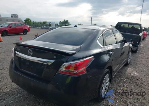 2015 Nissan Altima 2.5 S z USA, uszkodzony, nr VIN 1N4AL3AP8FC164733